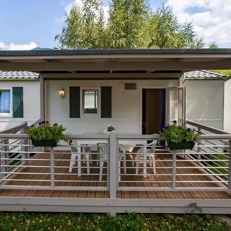 Campsite Ai Colli Fioriti 3*